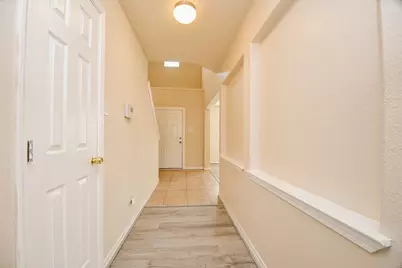 10439 Lauren Creek Drive, Baytown, TX 77523 - Photo 5