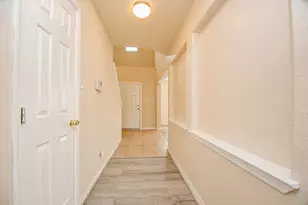 10439 Lauren Creek Dr, Baytown, TX 77523 - Photo 5