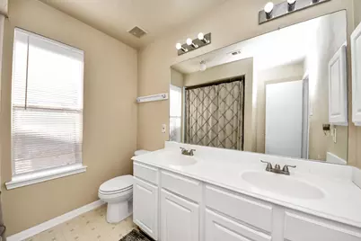 7902 Belterraza Court, Houston, TX 77083 - Photo 11