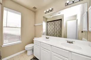 7902 Belterraza Ct, Houston, TX 77083 - Photo 11