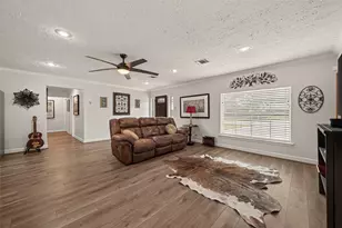 4718 Blanton Blvd, Houston, TX 77092 - Photo 5