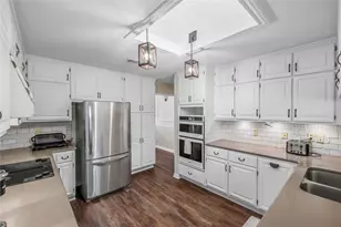 2307 W Briargate Dr, Bryan, TX 77802 - Photo 7