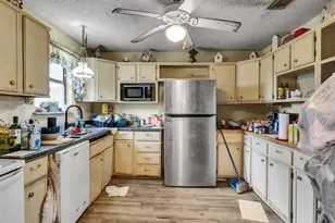 58 County Rd 3893 E, Cleveland, TX 77328 - Photo 37