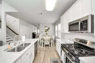 5324 CJ Walker Ln, Houston, TX 77048 - Photo 11