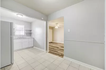 2202 Park Street #12, Houston, TX 77019 - Photo 5