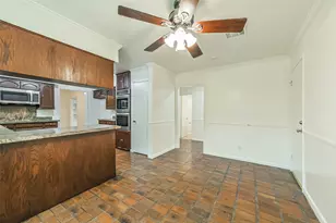 3111 Rockyridge Dr, Houston, TX 77063 - Photo 19