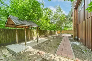 3111 Rockyridge Dr, Houston, TX 77063 - Photo 37