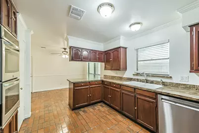 3111 Rockyridge Drive, Houston, TX 77063 - Photo 11