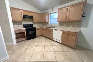 810 Chance Ln, Baytown, TX 77521 - Photo 3