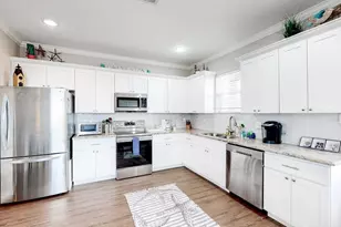 11221 Schwartz Dr, Galveston, TX 77554 - Photo 7