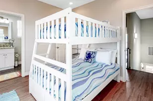 11221 Schwartz Dr, Galveston, TX 77554 - Photo 11