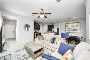 13323 Colina Mdws Ln, Houston, TX 77048 - Photo 7