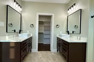 443 Wellshire Dr, West Columbia, TX 77486 - Photo 17