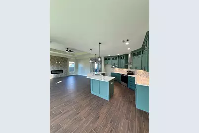 443 Wellshire Drive, West Columbia, TX 77486 - Photo 9