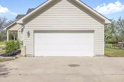 840 E Glenn Street, Bellville, TX 77418 - Photo 25