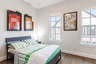 10939 Grove Tree Ln, Houston, TX 77043 - Photo 27