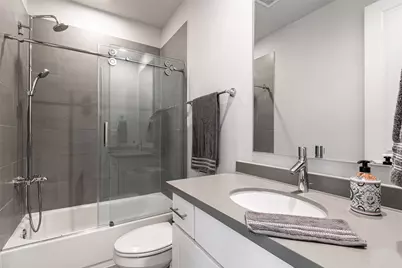 10939 Grove Tree Lane, Houston, TX 77043 - Photo 11