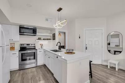 10855 Meadowglen Lane #604, Houston, TX 77042 - Photo 5