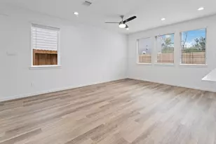 7608 Inwood Grv Ln, Houston, TX 77088 - Photo 11
