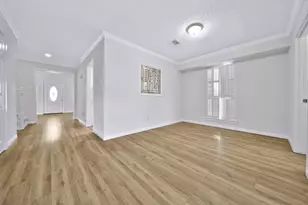 7846 Kendalia Dr, Houston, TX 77036 - Photo 9