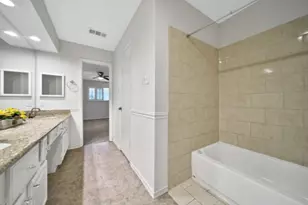 7846 Kendalia Dr, Houston, TX 77036 - Photo 15