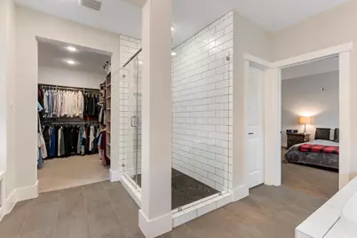 2612 Zemmer Ln, Houston, TX 77008 - Photo 31
