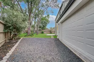 1607 Big Lake Dr, Houston, TX 77077 - Photo 41