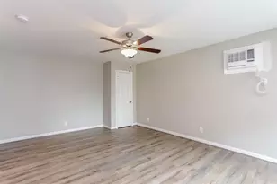 808 1/2 W Main St, Houston, TX 77006 - Photo 3