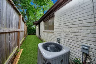 1736 Crestdale Dr, Houston, TX 77080 - Photo 33