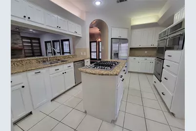 10 Dovewood Place, The Woodlands, TX 77381 - Photo 9