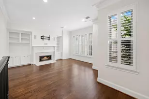 1918 Greenwich Terrace Dr, Houston, TX 77019 - Photo 9