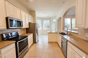 98 W Knightsbridge Dr, The Woodlands, TX 77385 - Photo 9