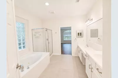 98 W Knightsbridge Drive, The Woodlands, TX 77385 - Photo 19