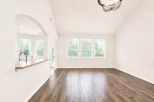 98 W Knightsbridge Dr, The Woodlands, TX 77385 - Photo 5