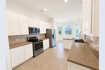 98 W Knightsbridge Drive, The Woodlands, TX 77385 - Photo 9
