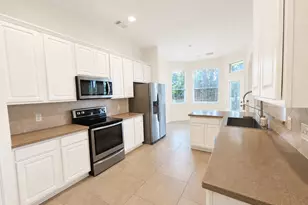 98 W Knightsbridge Dr, The Woodlands, TX 77385 - Photo 9