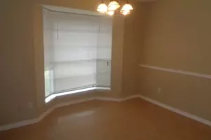 14022 Greenway Dr, Sugar Land, TX 77498 - Photo 9