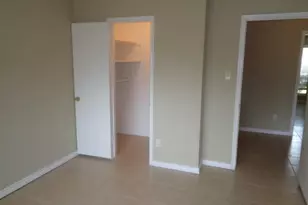 14022 Greenway Dr, Sugar Land, TX 77498 - Photo 7