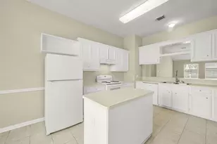 1748 Hazelwood St, Conroe, TX 77301 - Photo 9