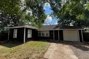 5926 Southtown St, Houston, TX 77033 - Photo 1