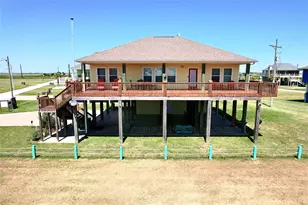 972 Hamilton Dr, Crystal Beach, TX 77650 - Photo 5