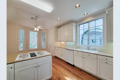 2211 Augusta Drive #19, Houston, TX 77057 - Photo 9