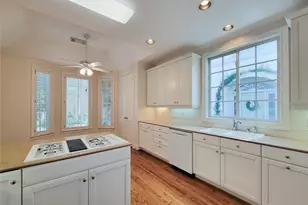 2211 Augusta Dr, Houston, TX 77057 - Photo 9