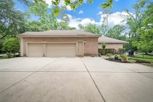 3 Quinn's Cabin Ct, Conroe, TX 77304 - Photo 9