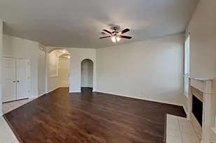 2204 Perkins Crossing Dr, Conroe, TX 77304 - Photo 5