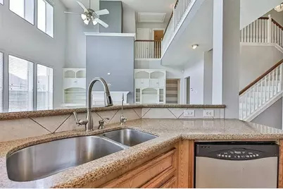 13002 Misty Bay Ln, Pearland, TX 77584 - Photo 9