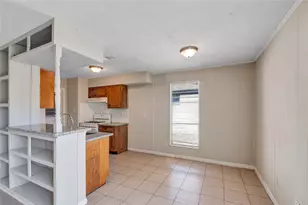 11862 S Evelyn Cir, Houston, TX 77071 - Photo 5