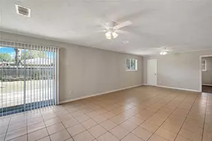 11862 S Evelyn Cir, Houston, TX 77071 - Photo 3