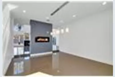 12564 Memorial Drive, Houston, TX 77024 - Photo 17