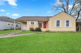1130 17th Ave N, Texas City, TX 77590 - Photo 1